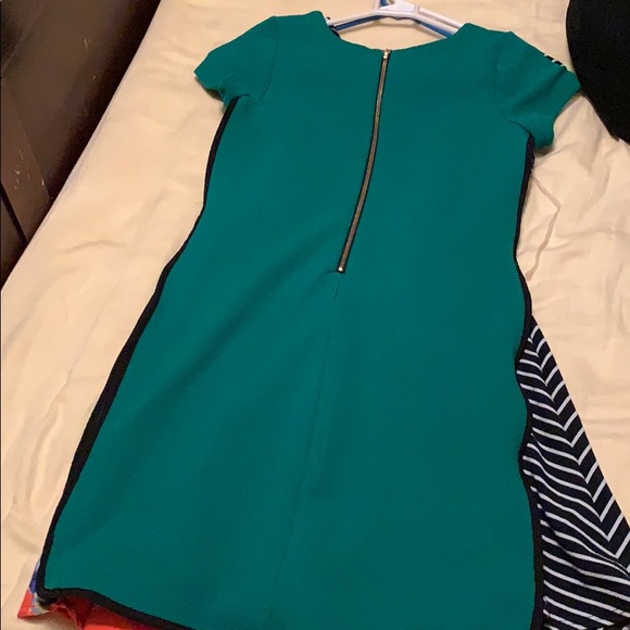 Dresses - Picture 4 of 6